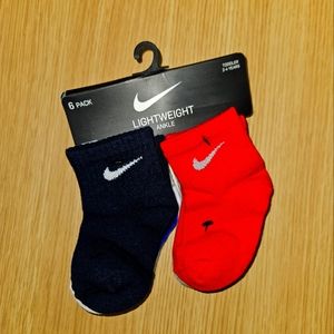 6 pack of Nike toddler ankle socks 2-4 Y